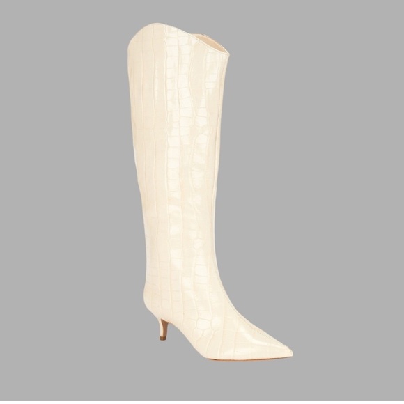Winter shop Prices drop ❄️ Schutz Maryana Calf Boot
Color: Eggshell - Picture 2 of 10
